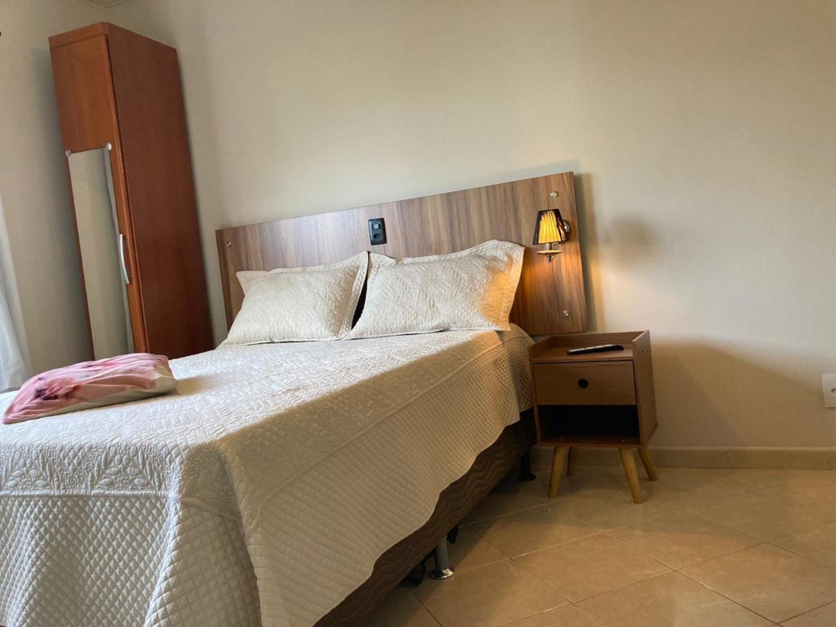 Apartamento Joneson Aluga Quitinete Próximo A Do Até 4 Pessoas